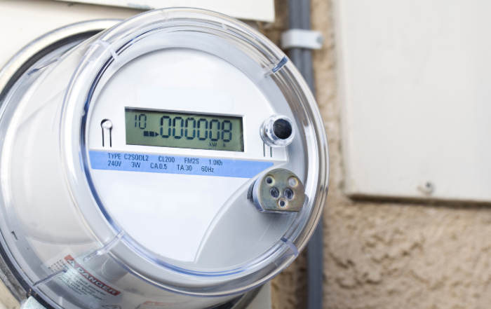 smart-electric-meter-mounted-on-an-outside-wall-at-a-home